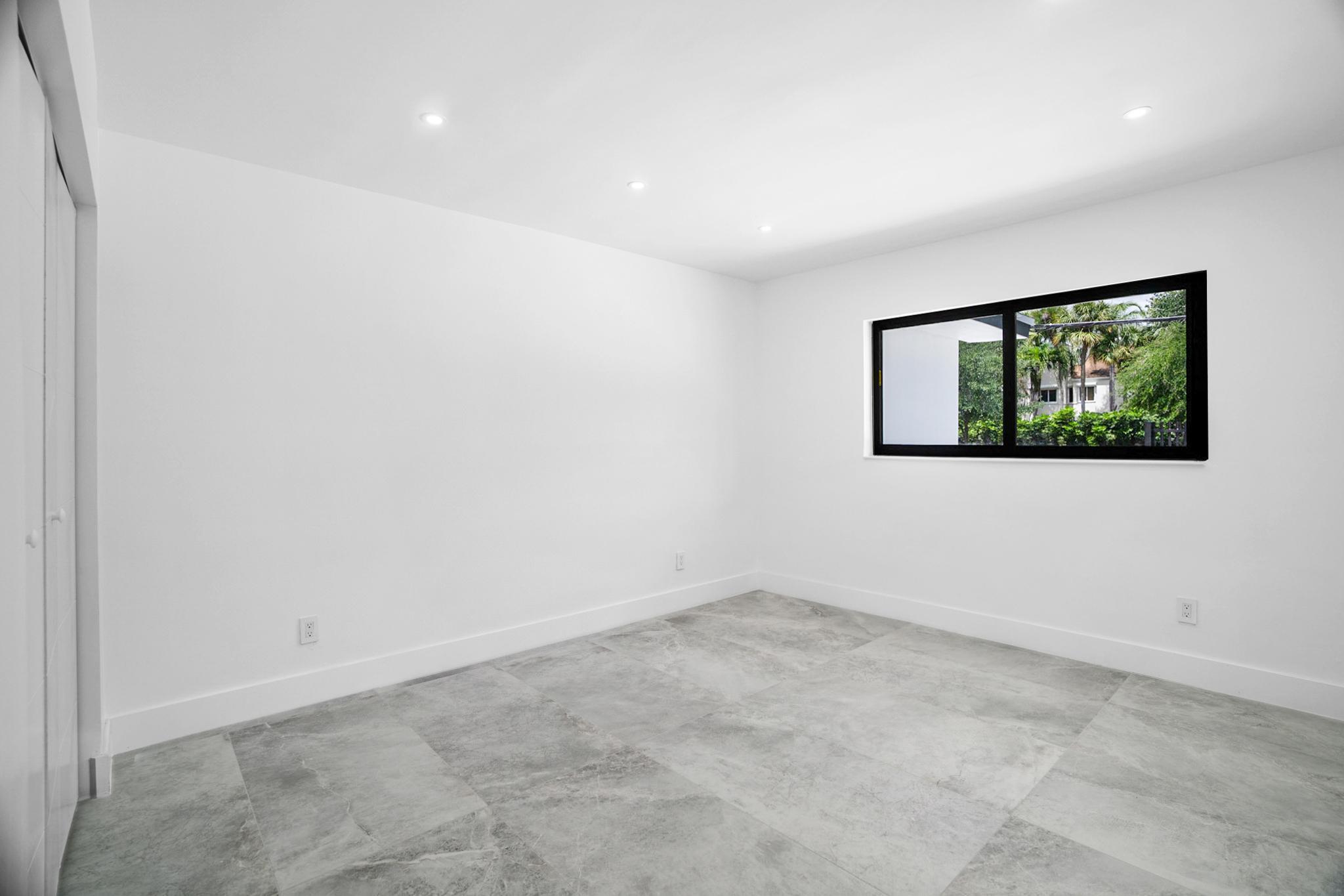 SKYLAKE MANORS - Residential