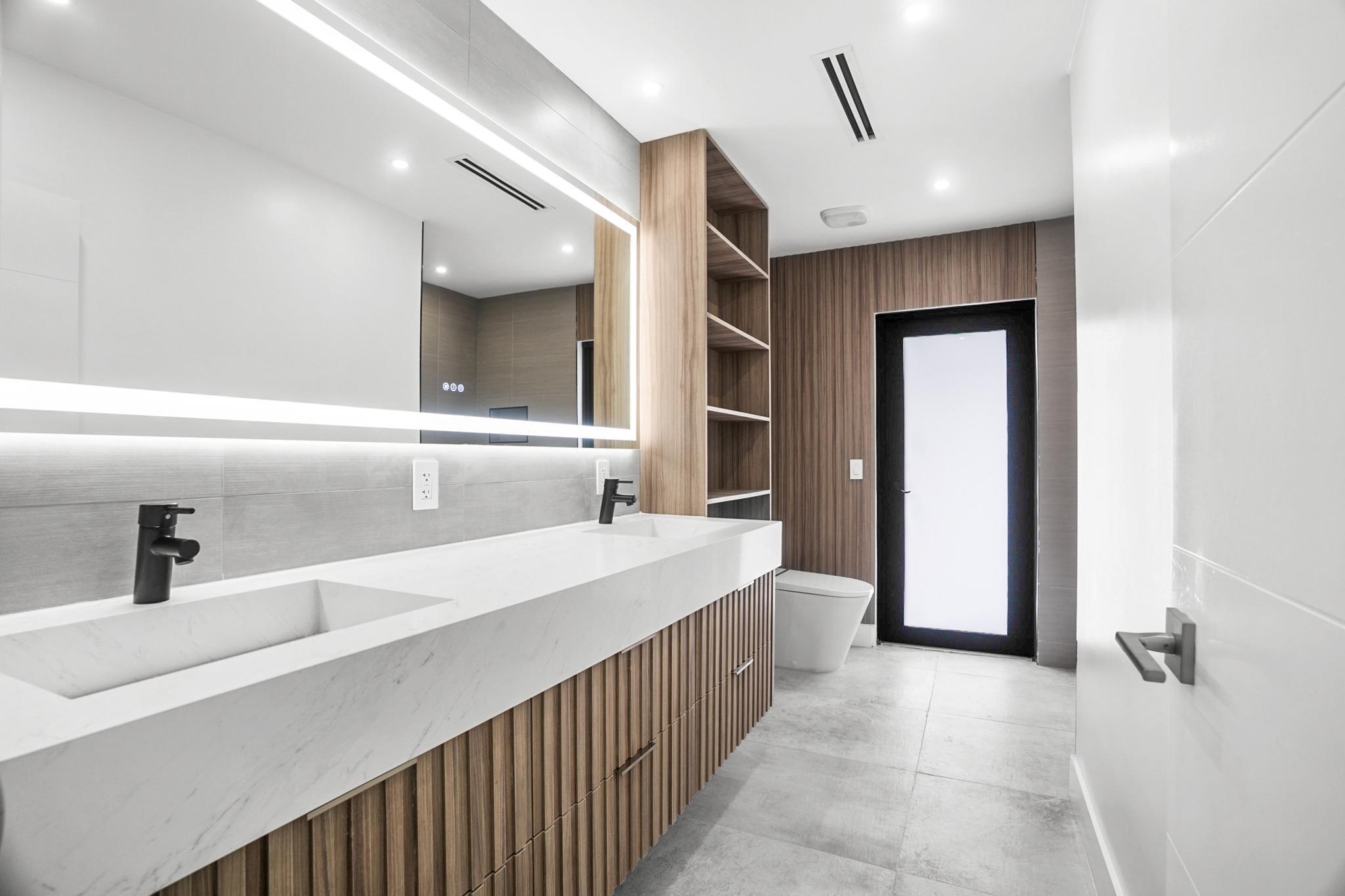 SKYLAKE MANORS - Residential