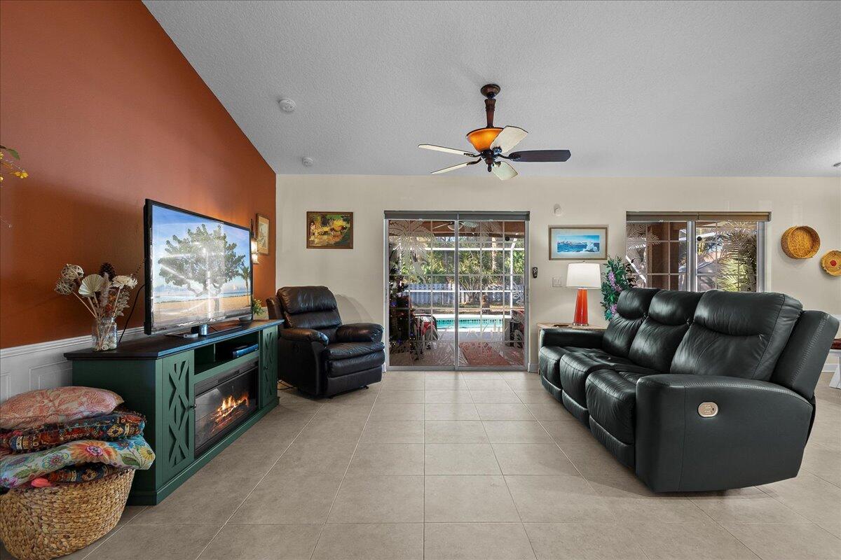 PORT ST LUCIE SECTION 30 - Residential Lease