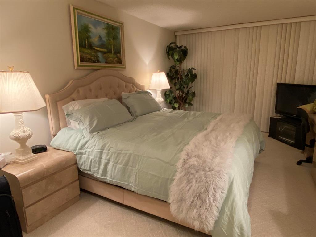 AMBASSADORS V NORTH CONDO - Residential Lease