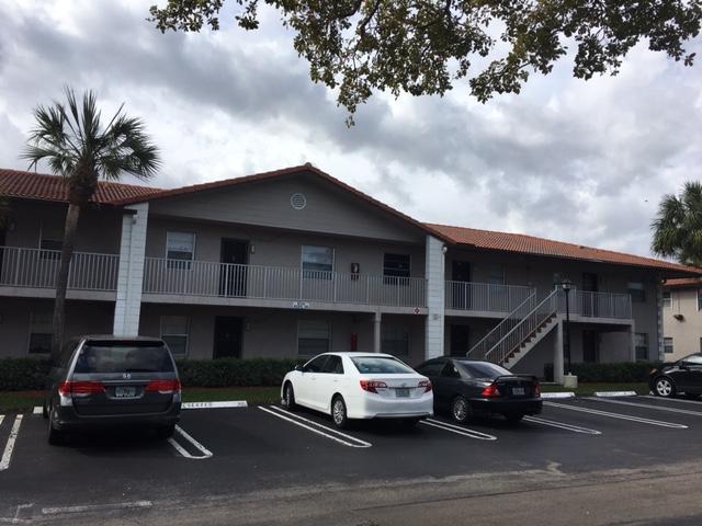 PALM VILLAGE - Residential Lease