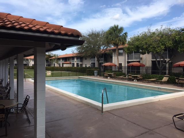 PALM VILLAGE - Residential Lease