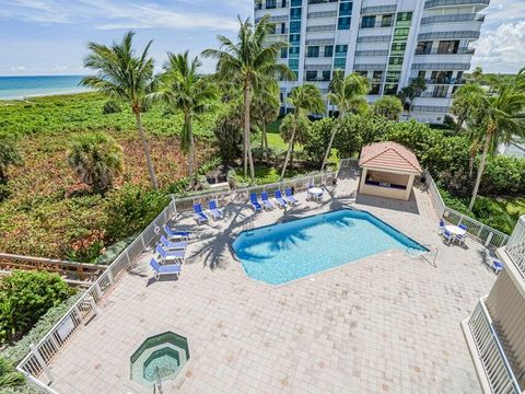 A home in Hutchinson Island