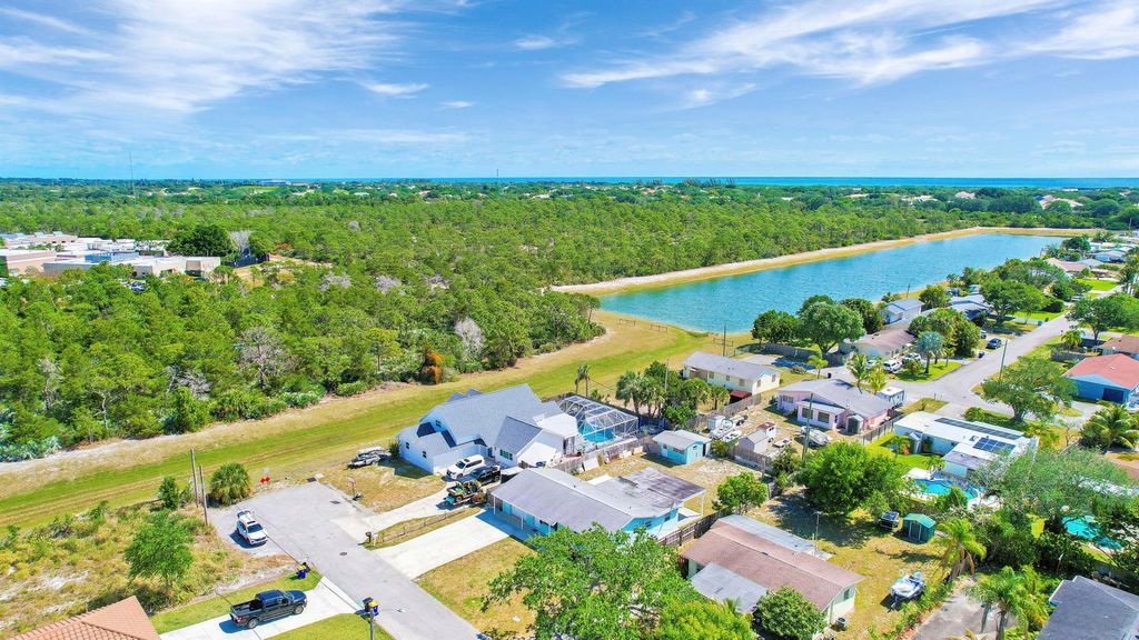 Photo of 18929 SE Hillcrest Drive, Jupiter, FL 33469 (MLS # R10976851)