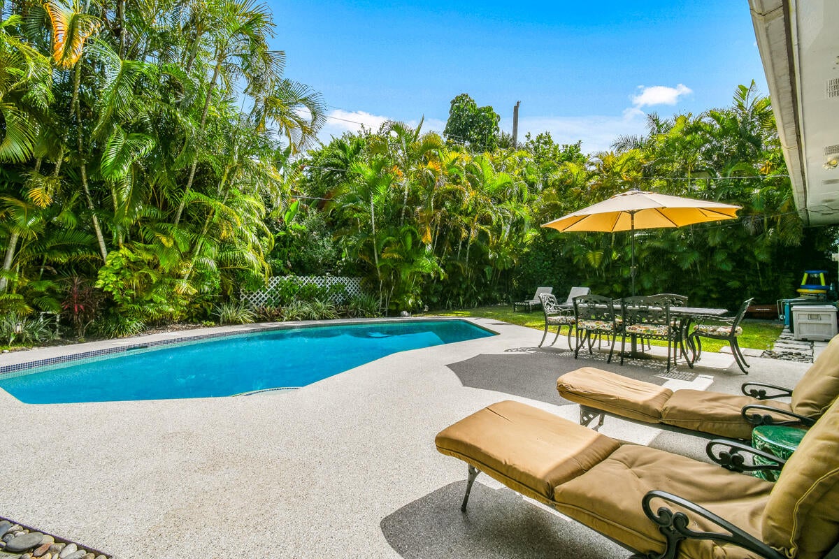 1182 Beach Road