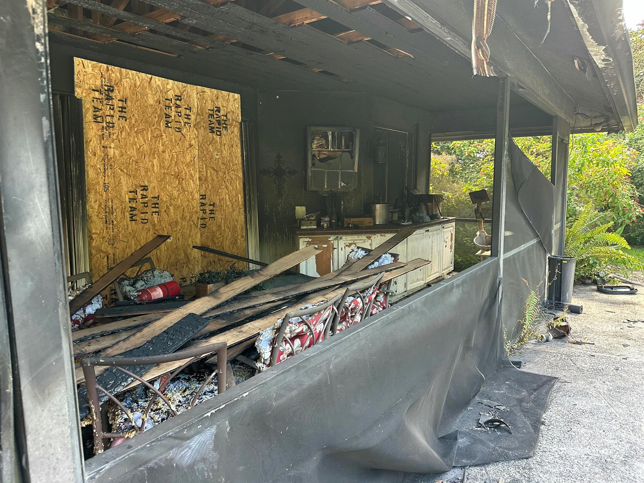 PINEWOOD MANOR OF WELLING - Residential