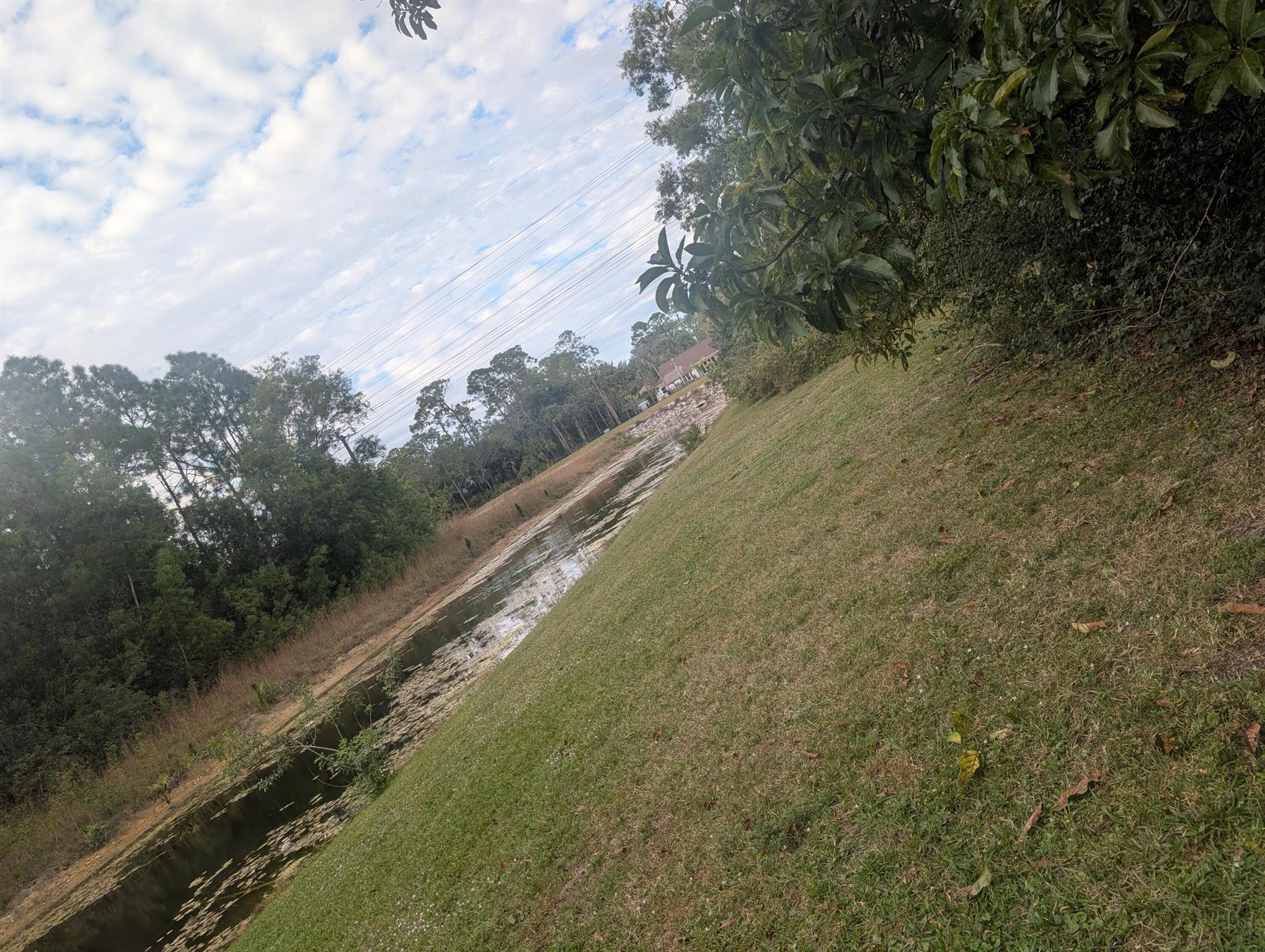 PINEWOOD MANOR OF WELLING - Residential