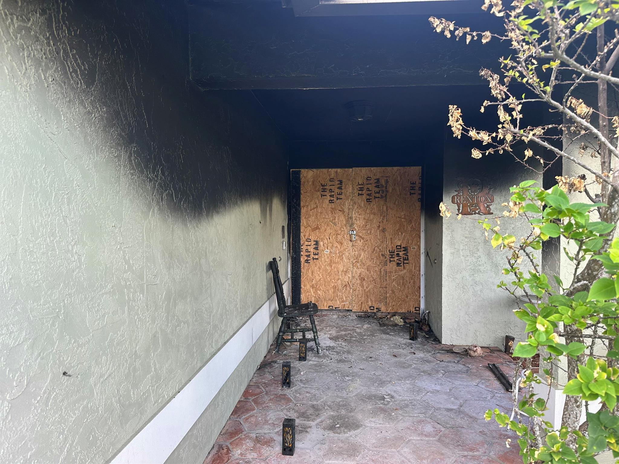 PINEWOOD MANOR OF WELLING - Residential