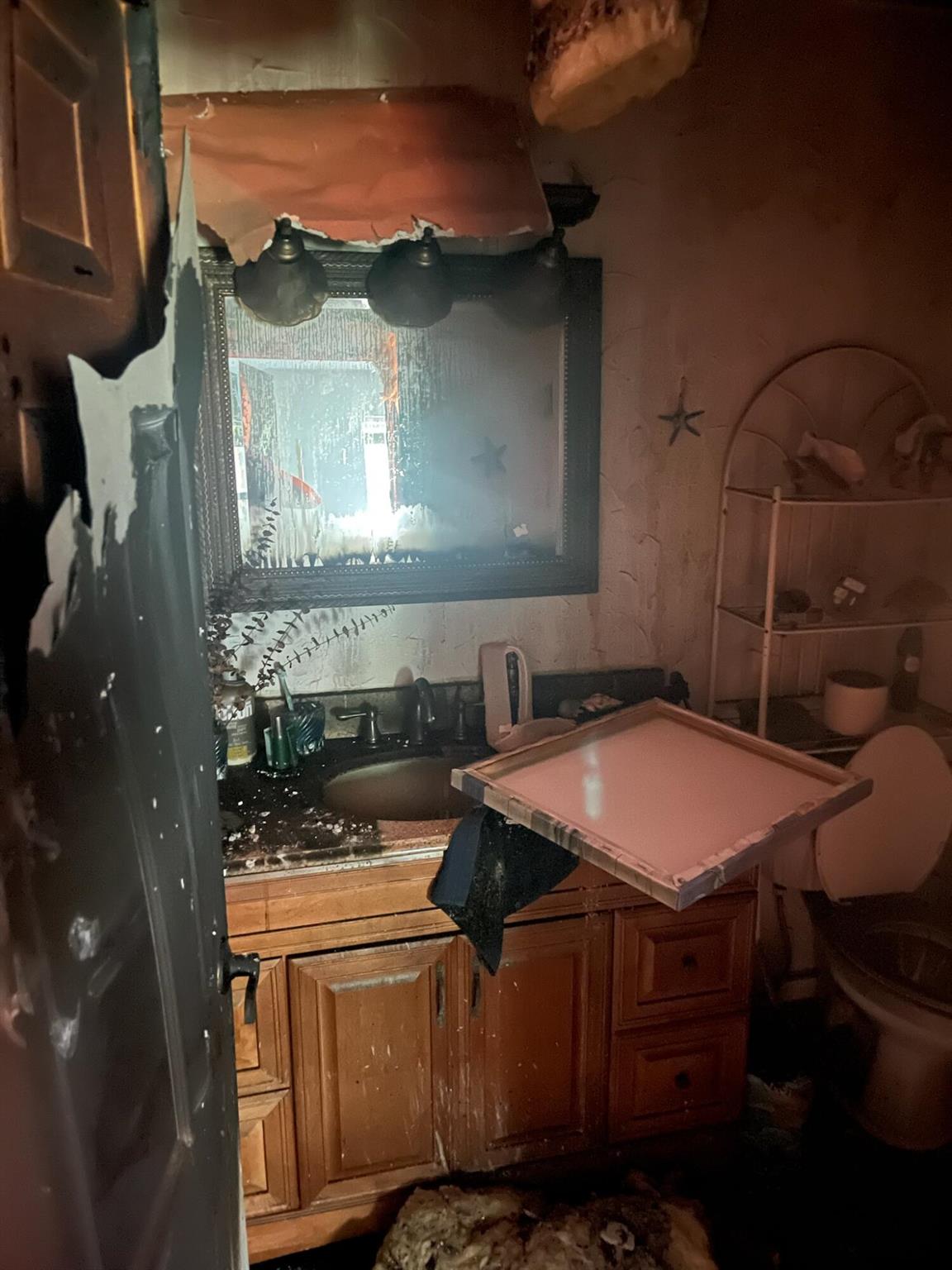 PINEWOOD MANOR OF WELLING - Residential