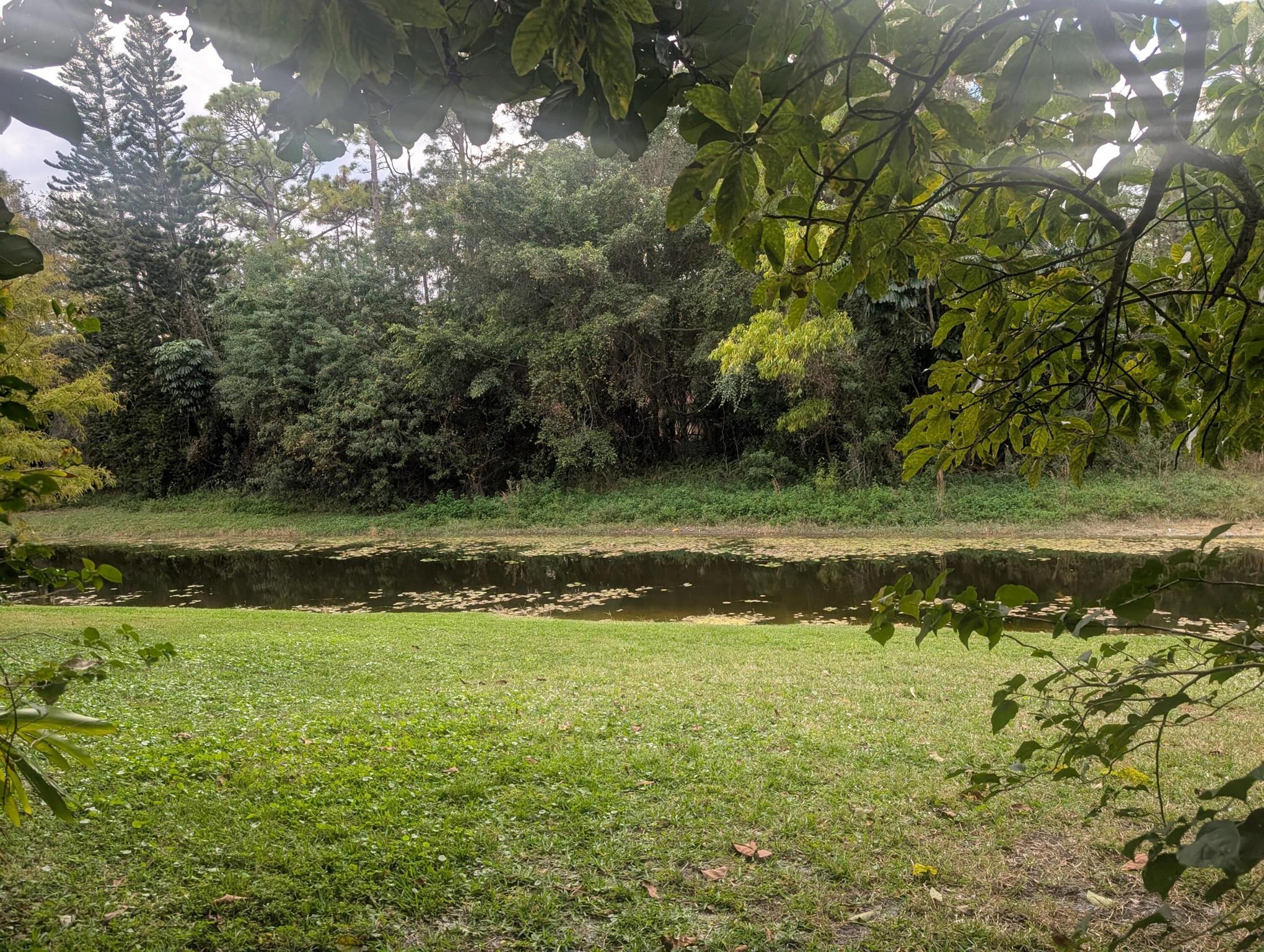 PINEWOOD MANOR OF WELLING - Residential