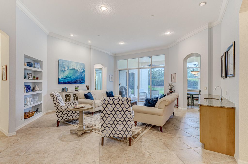 Photo of 104 Villa Nueva Place, Palm Beach Gardens, FL 33418 (MLS # R10884479)