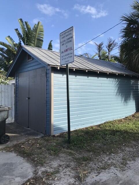 LAKE WORTH TOWN OF - Residential