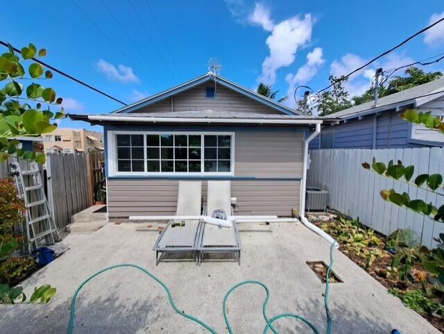 LAKE WORTH TOWN OF - Residential