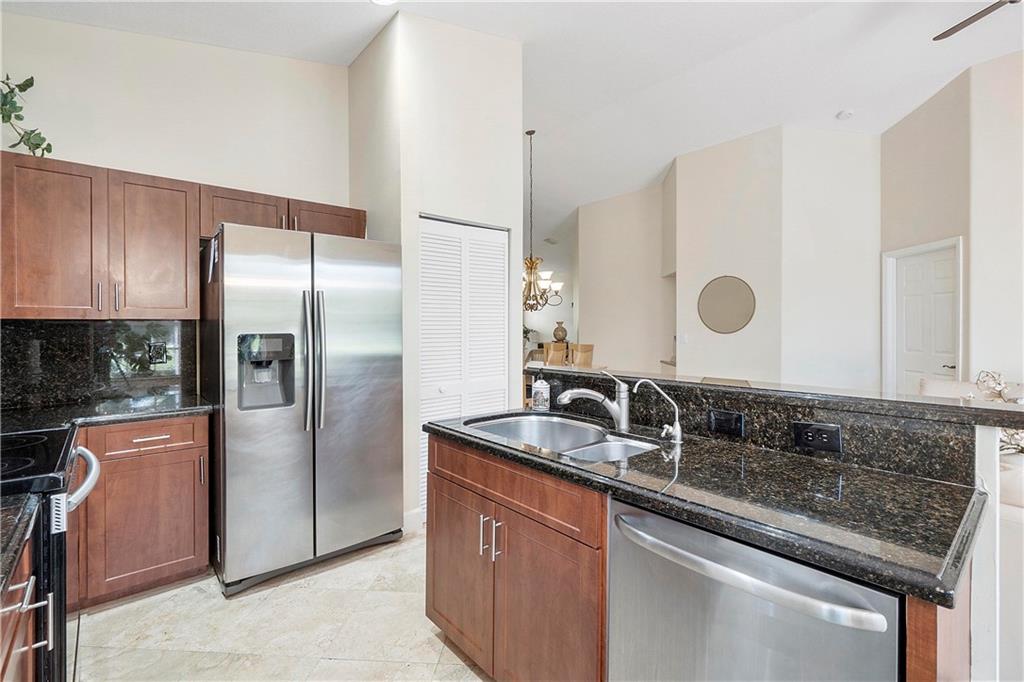 WYNDHAM LAKES - MAYFAIR - Residential
