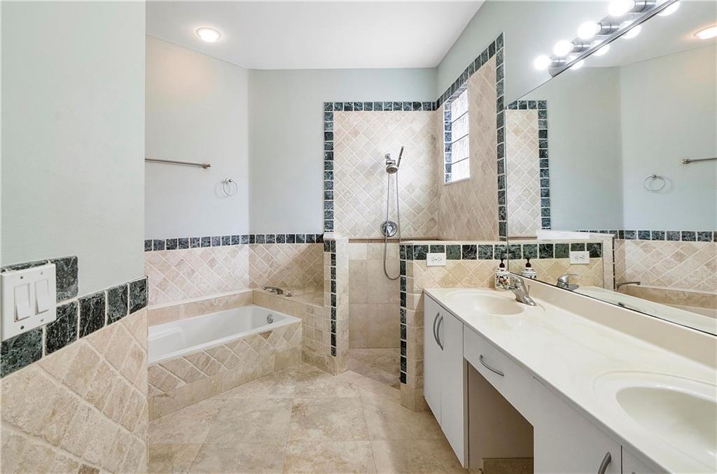 WYNDHAM LAKES - MAYFAIR - Residential