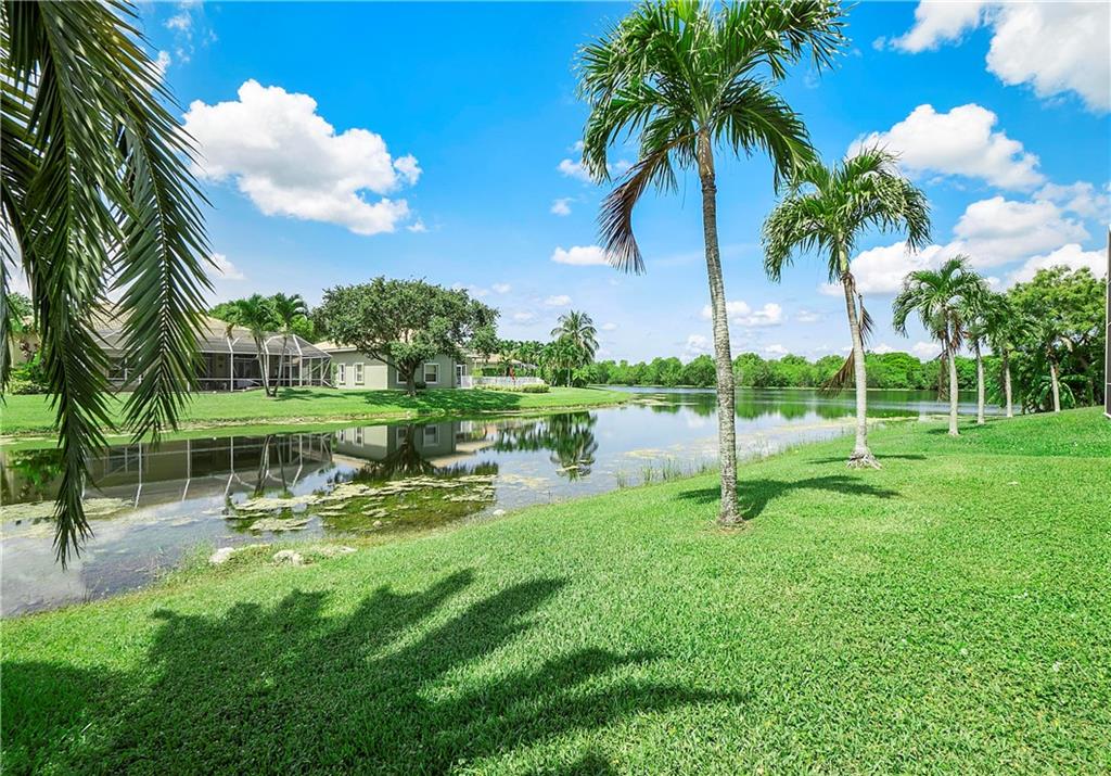 WYNDHAM LAKES - MAYFAIR - Residential