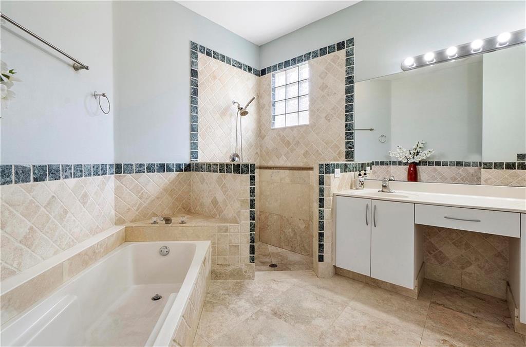 WYNDHAM LAKES - MAYFAIR - Residential