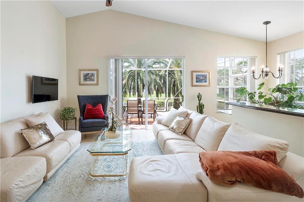 WYNDHAM LAKES - MAYFAIR - Residential