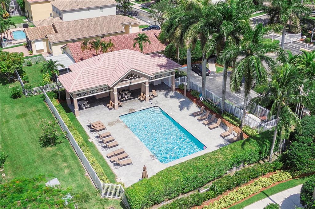 WYNDHAM LAKES - MAYFAIR - Residential