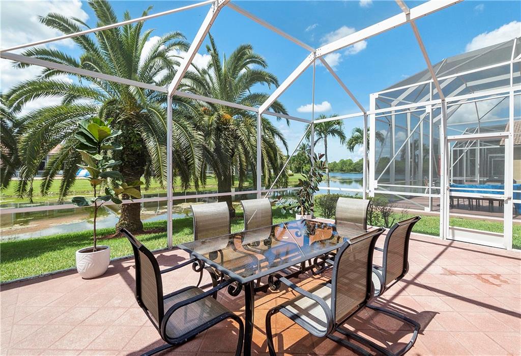 WYNDHAM LAKES - MAYFAIR - Residential