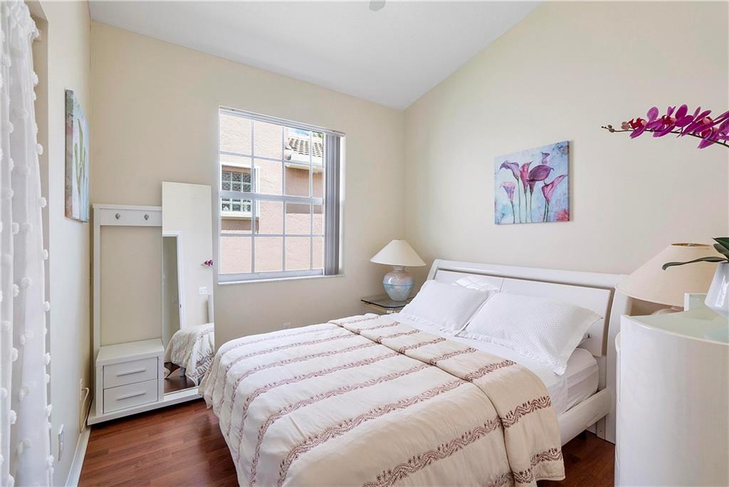 WYNDHAM LAKES - MAYFAIR - Residential