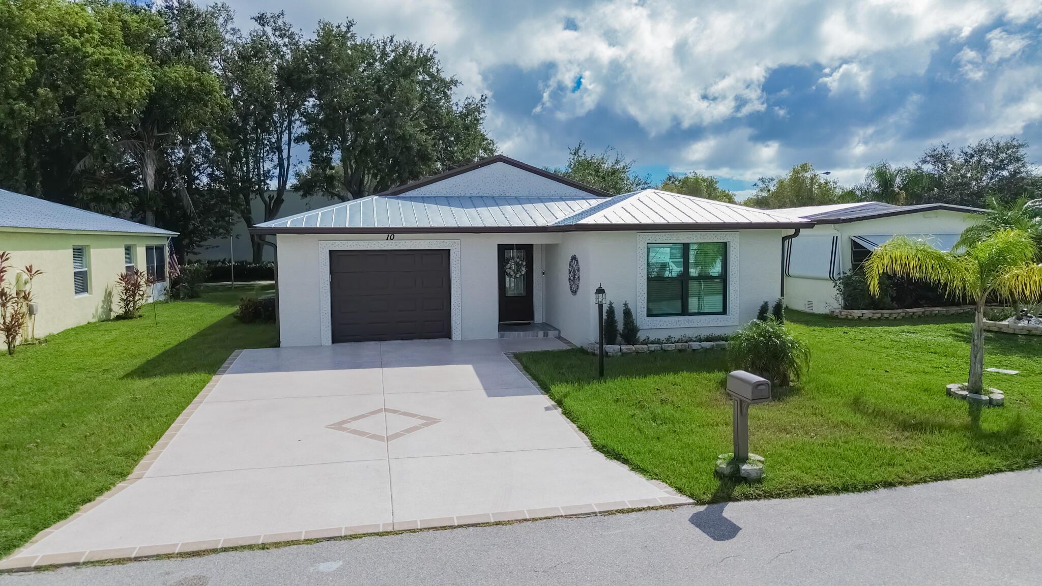 SPANISH LAKES RIVERFRONT - Residential