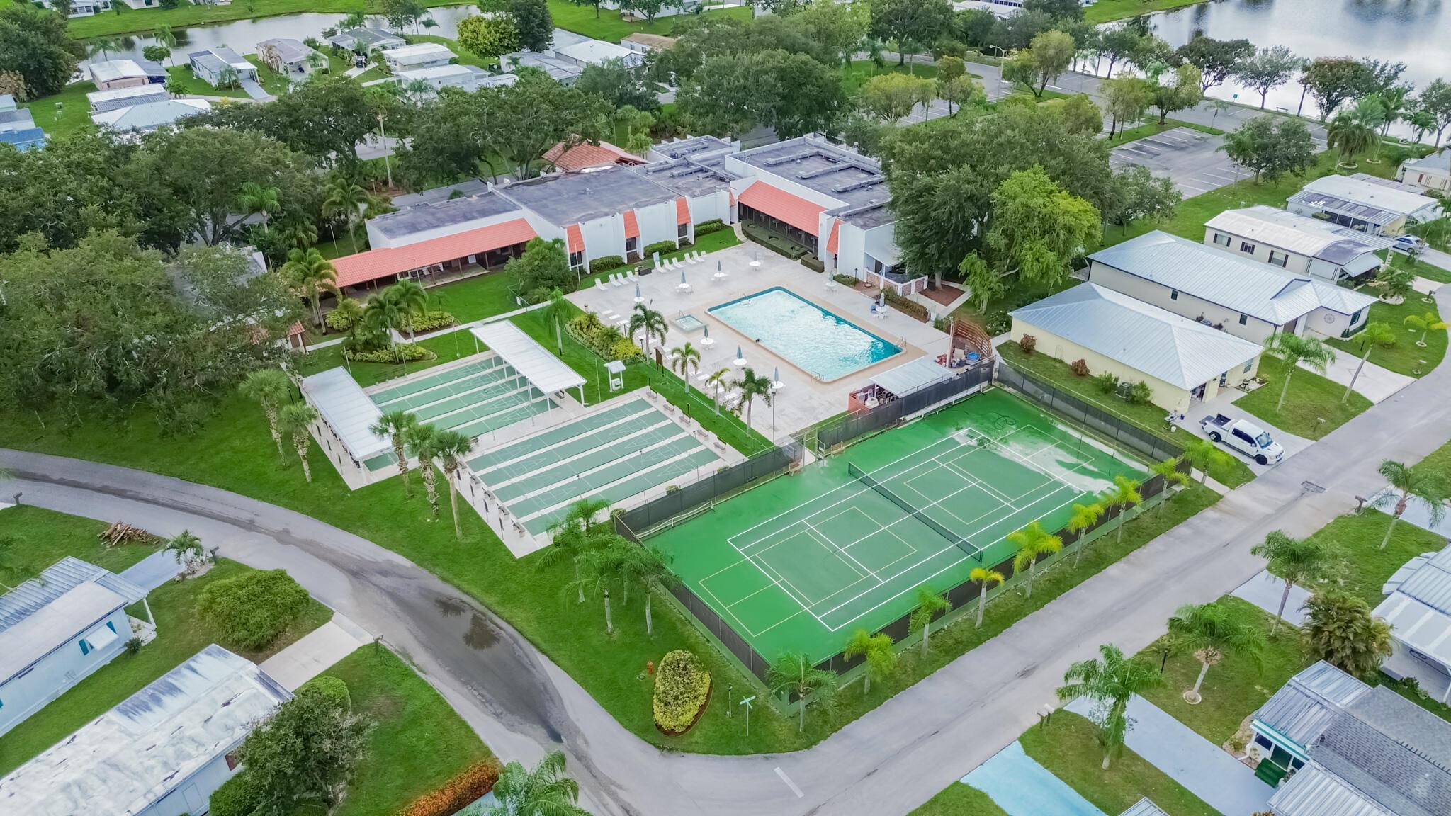 SPANISH LAKES RIVERFRONT - Residential