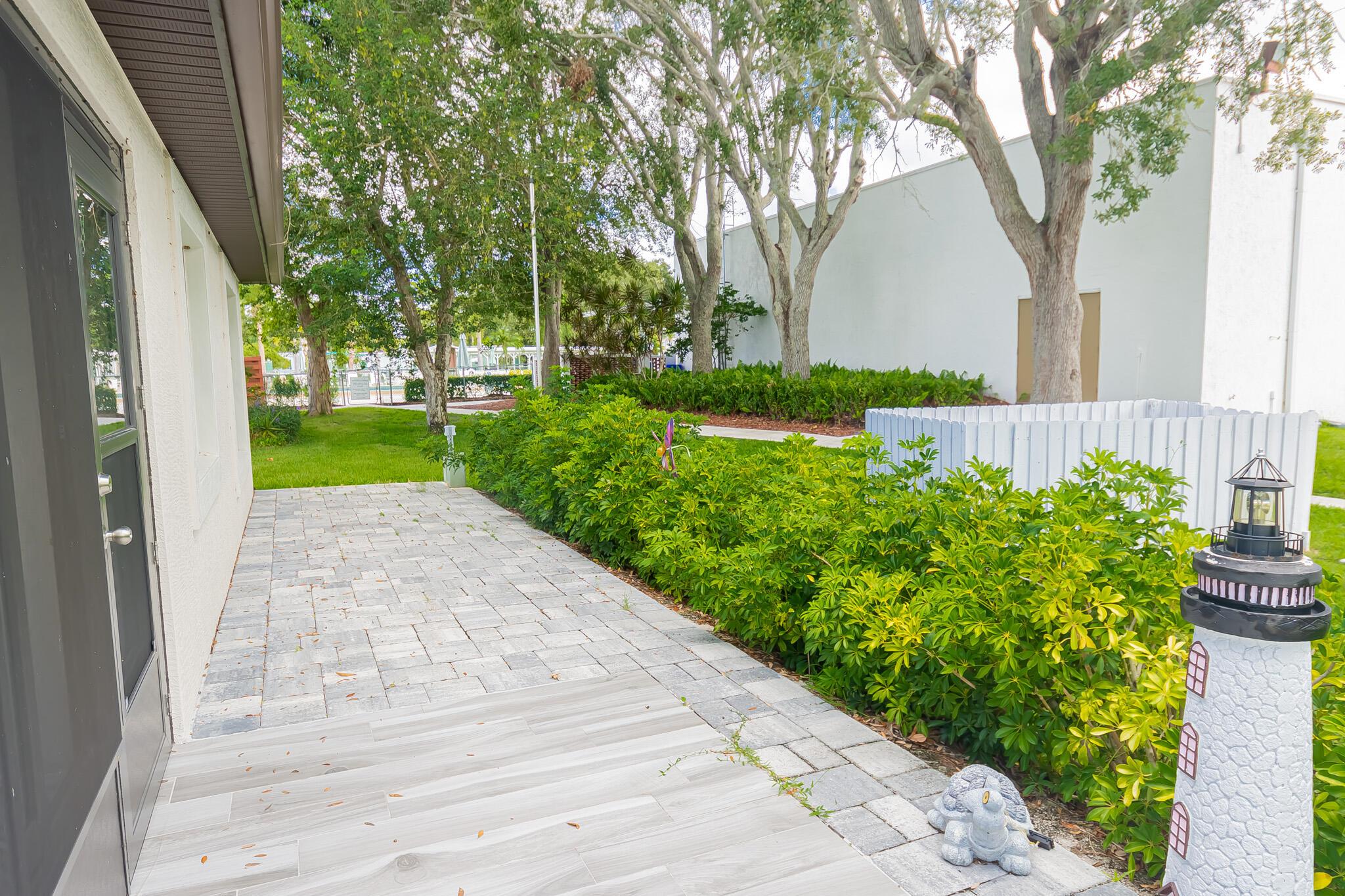 SPANISH LAKES RIVERFRONT - Residential