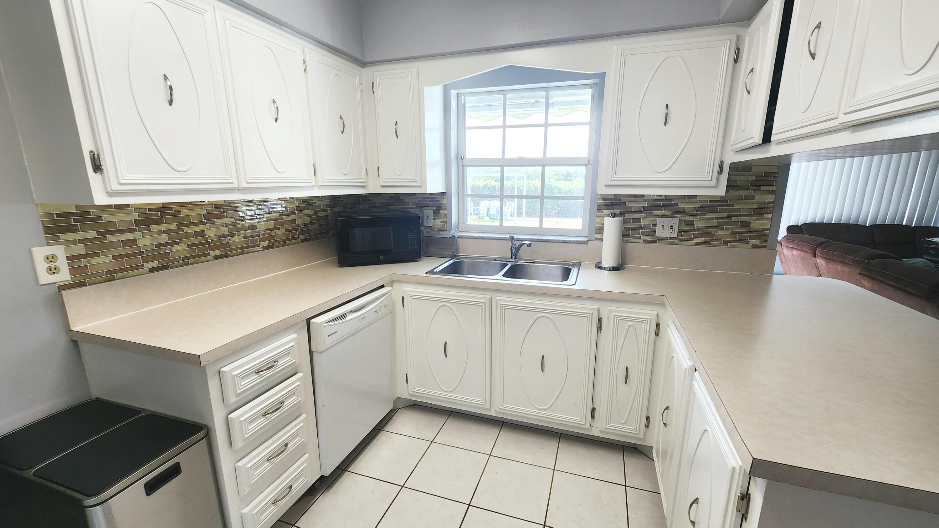 PALM BEACH LAKES NORTH 1 - Residential