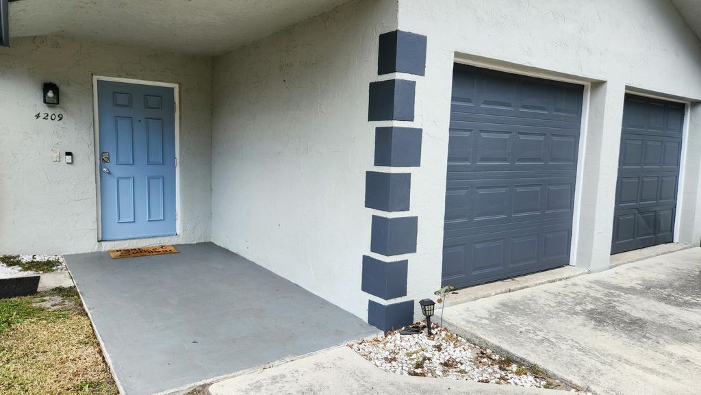 Photo of 4209 Waverly Drive, West Palm Beach, FL 33407 (MLS # R11168101)