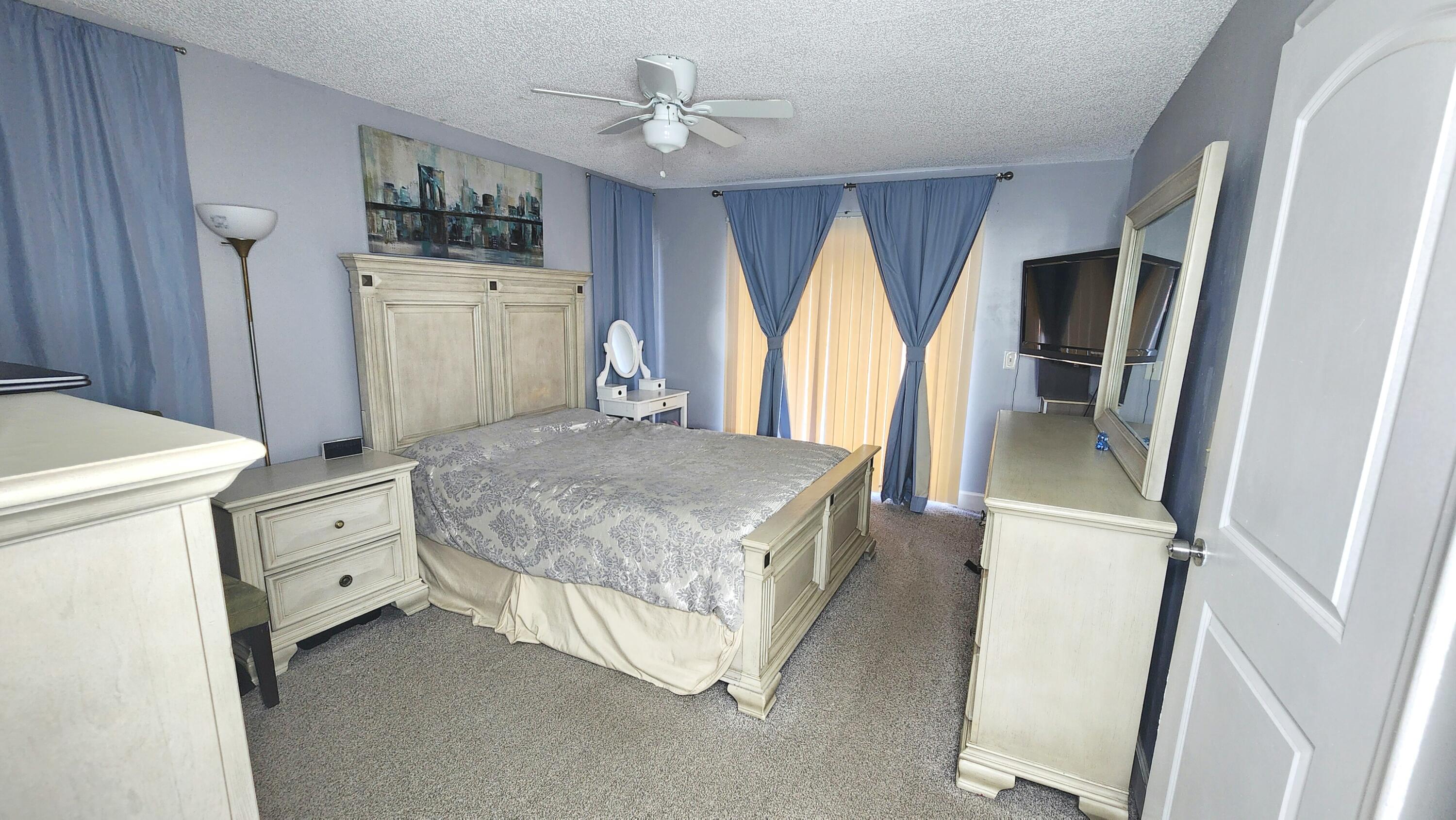 PALM BEACH LAKES NORTH 1 - Residential