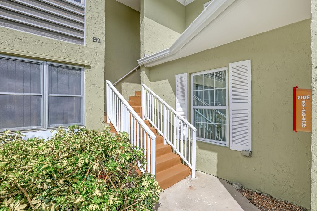 Photo of 12036 Alternate A1a #B2, Palm Beach Gardens, FL 33410 (MLS # R11009819)