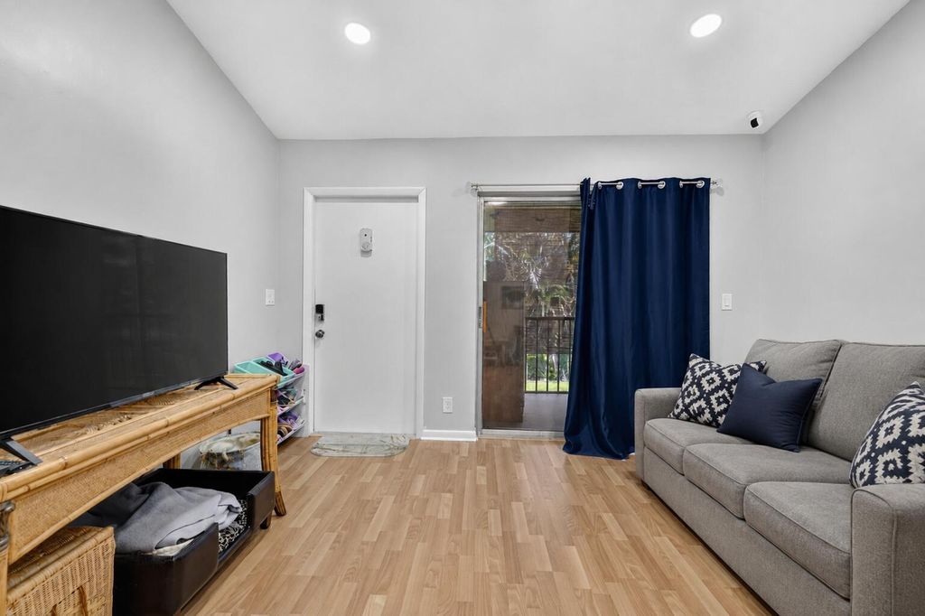 Photo of 6258 Chasewood Drive #G, Jupiter, FL 33458 (MLS # B26045764)