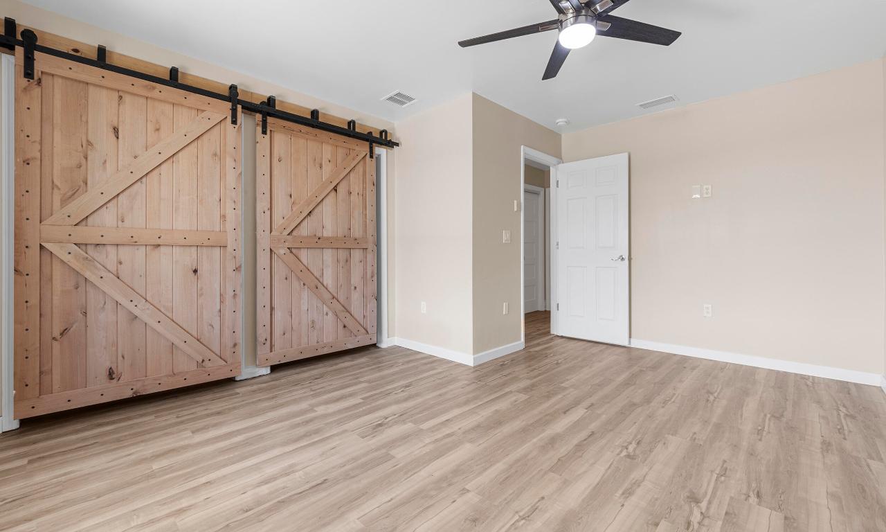 HOLIDAY HILLS - Residential