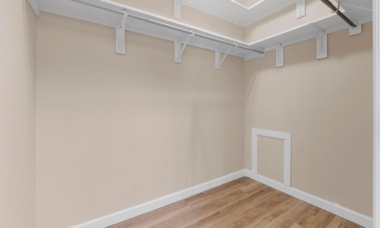 HOLIDAY HILLS - Residential