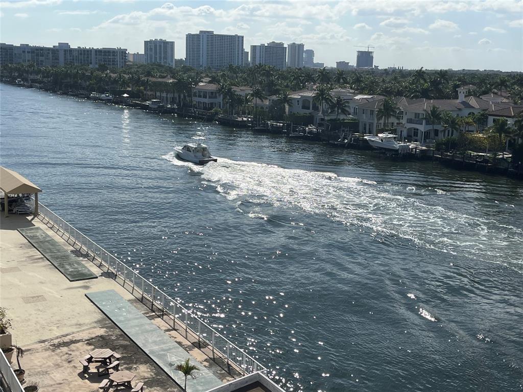 TRAFALGAR TOWERS CONDOMIN - Residential