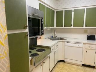 TRAFALGAR TOWERS CONDOMIN - Residential