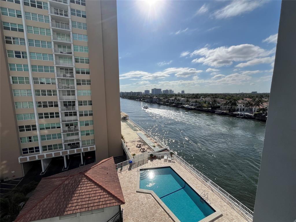 TRAFALGAR TOWERS CONDOMIN - Residential