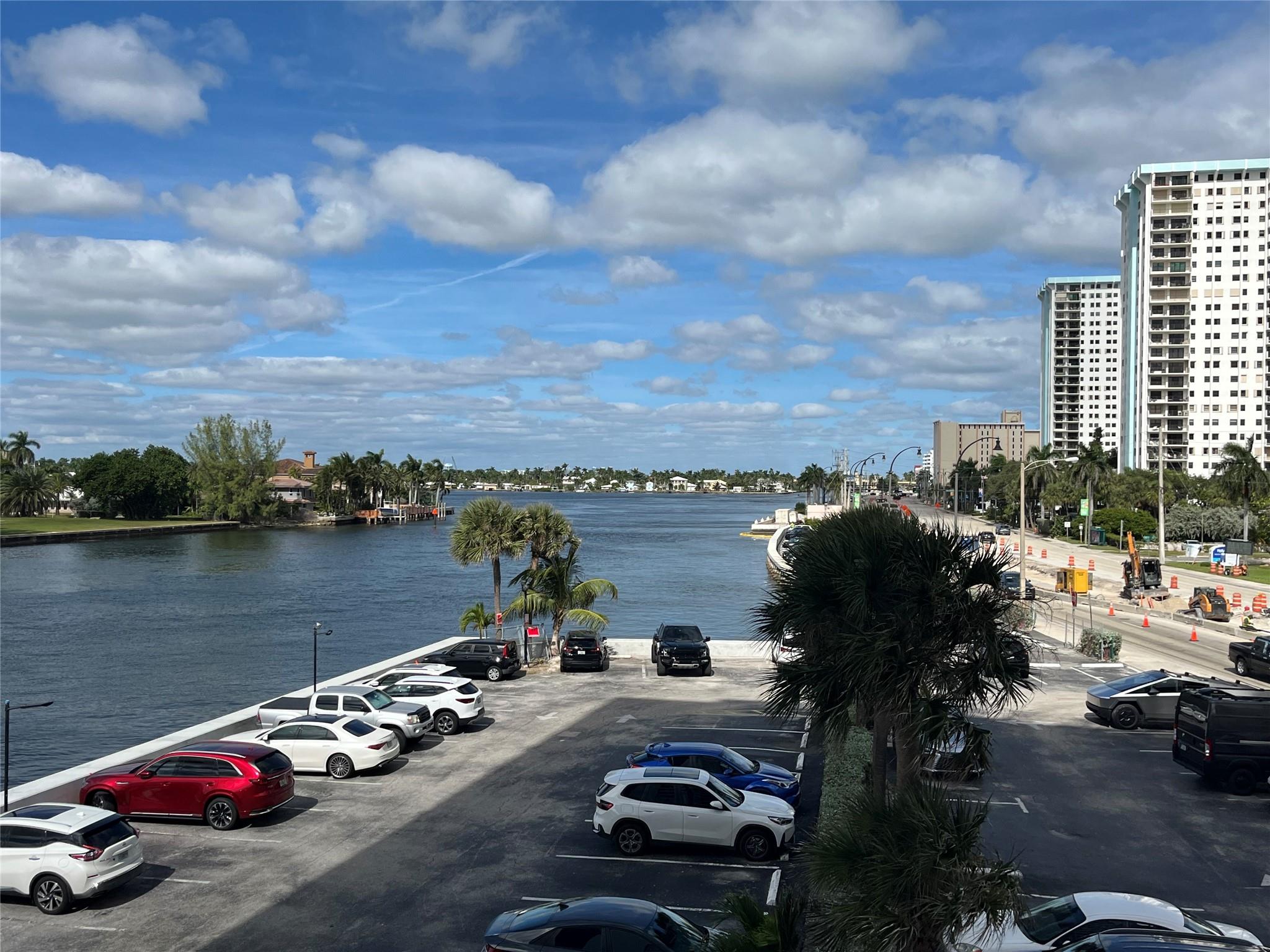 TRAFALGAR TOWERS CONDOMIN - Residential