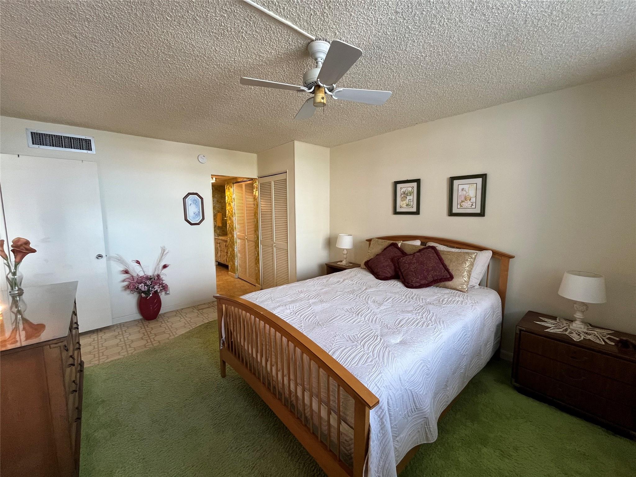 TRAFALGAR TOWERS CONDOMIN - Residential