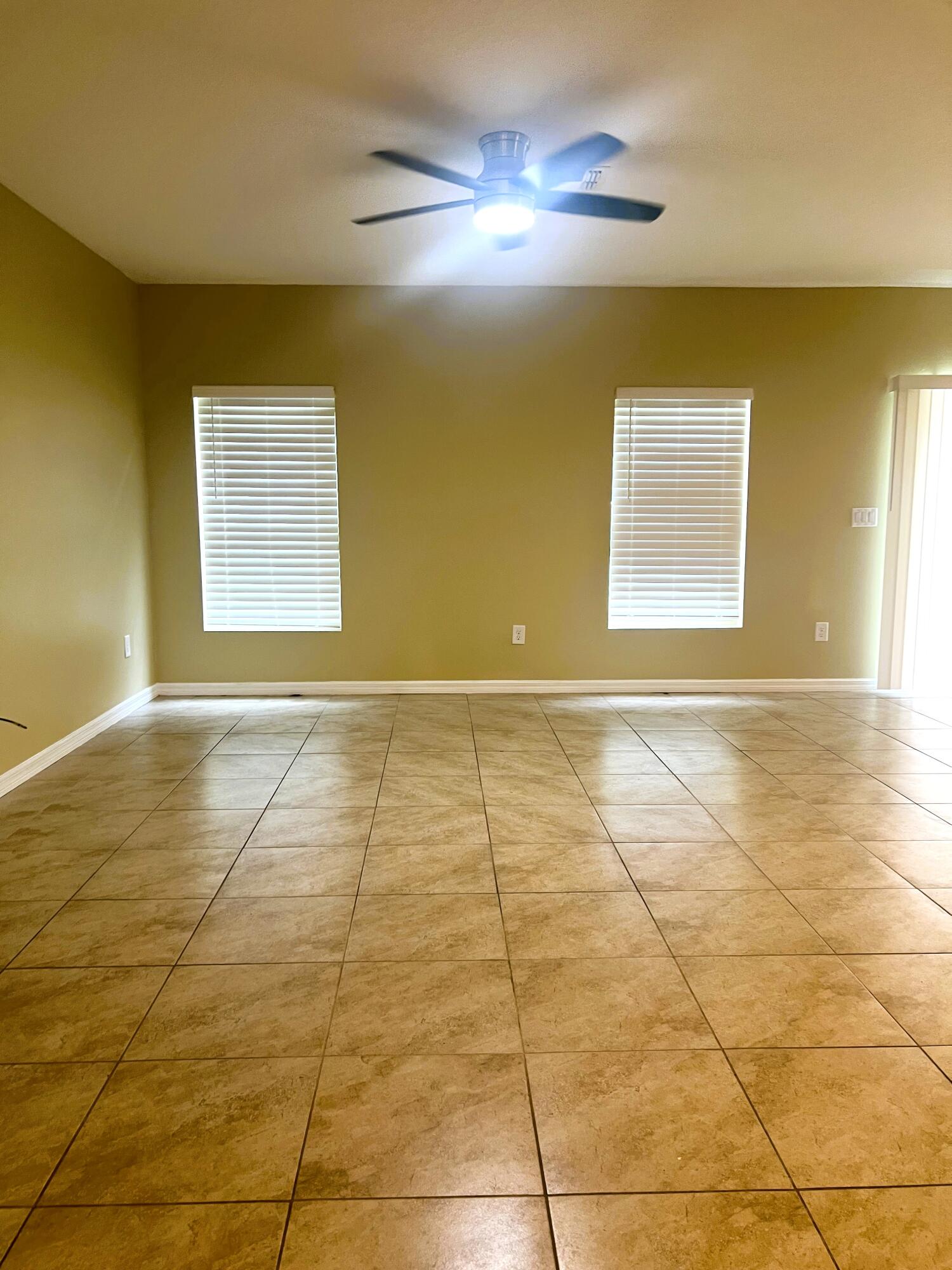 OAKLAND LAKE ESTATES - Residential Lease