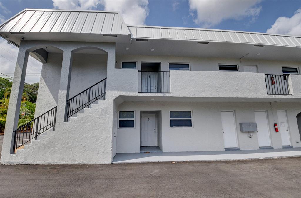 BOCA RATON SQUARE GATEWAY - Commercial Sale