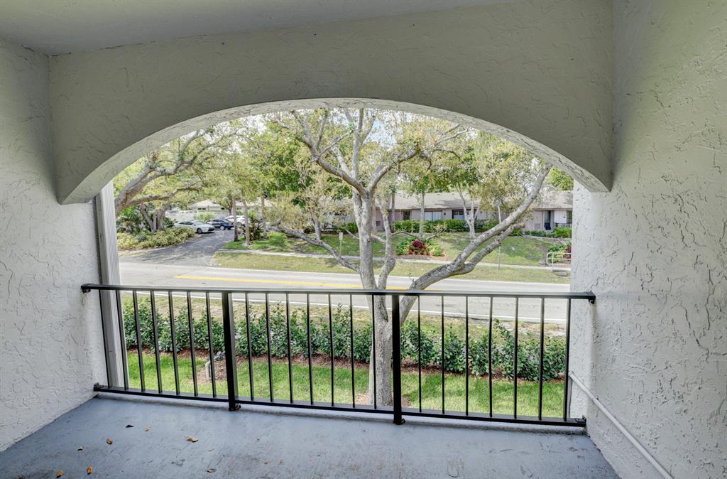 BOCA RATON SQUARE GATEWAY - Commercial Sale