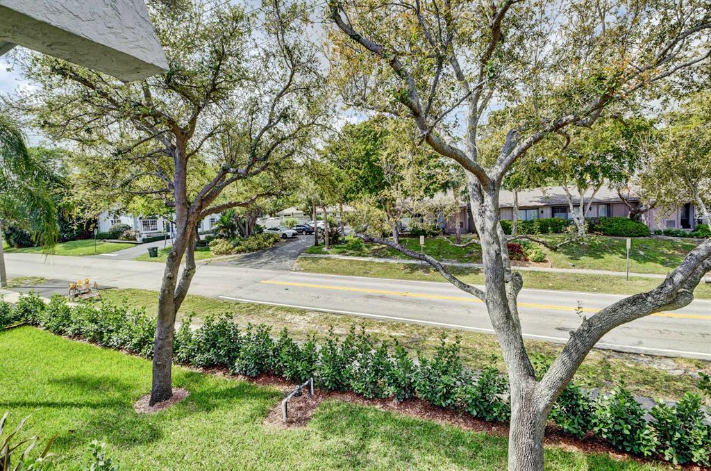 BOCA RATON SQUARE GATEWAY - Commercial Sale