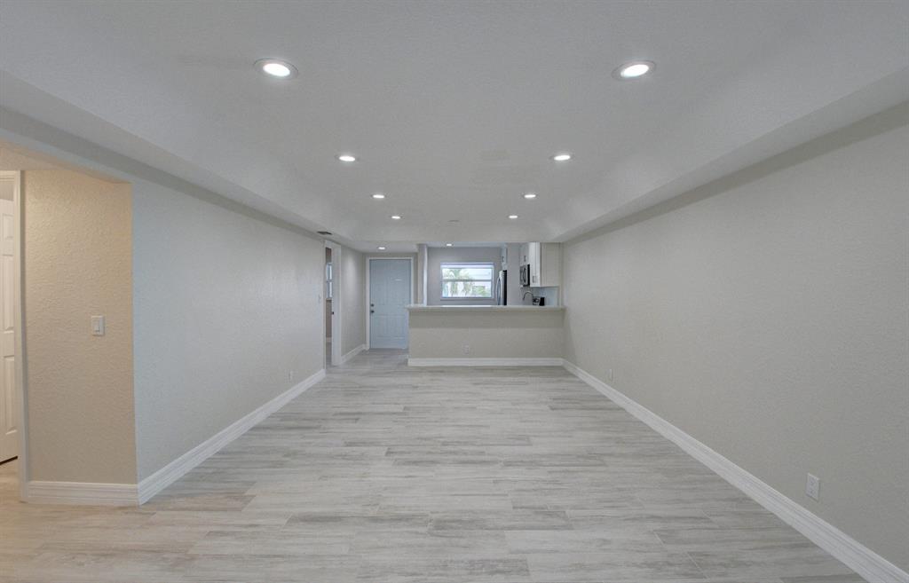 BOCA RATON SQUARE GATEWAY - Commercial Sale