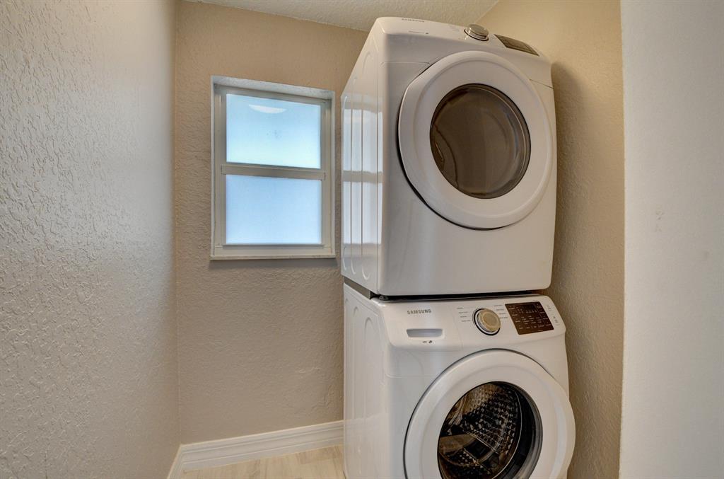 BOCA RATON SQUARE GATEWAY - Commercial Sale