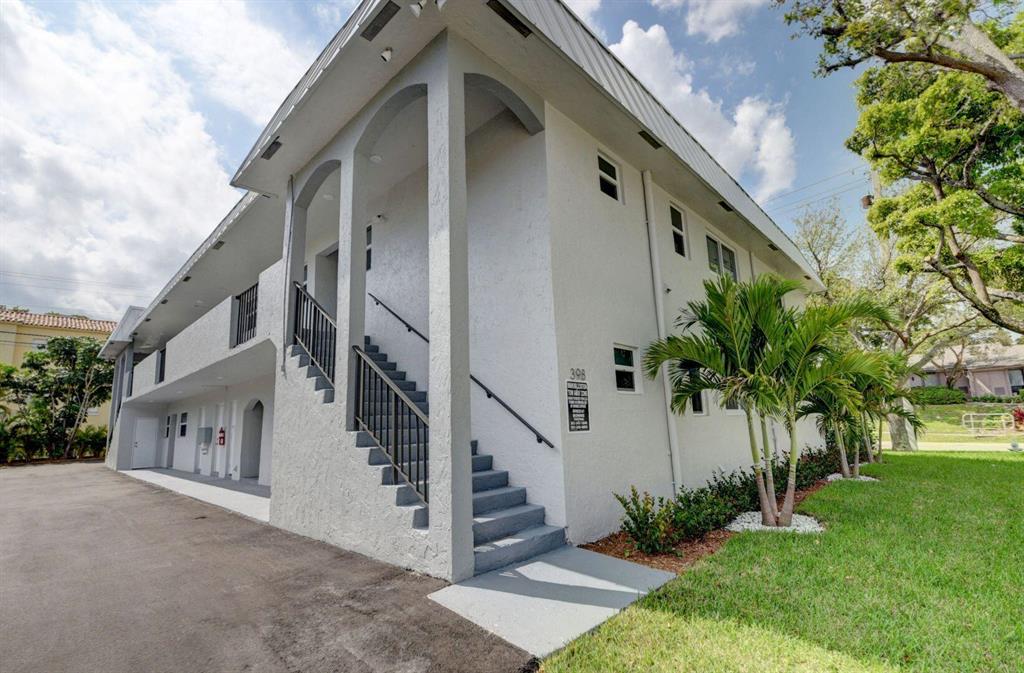 BOCA RATON SQUARE GATEWAY - Commercial Sale