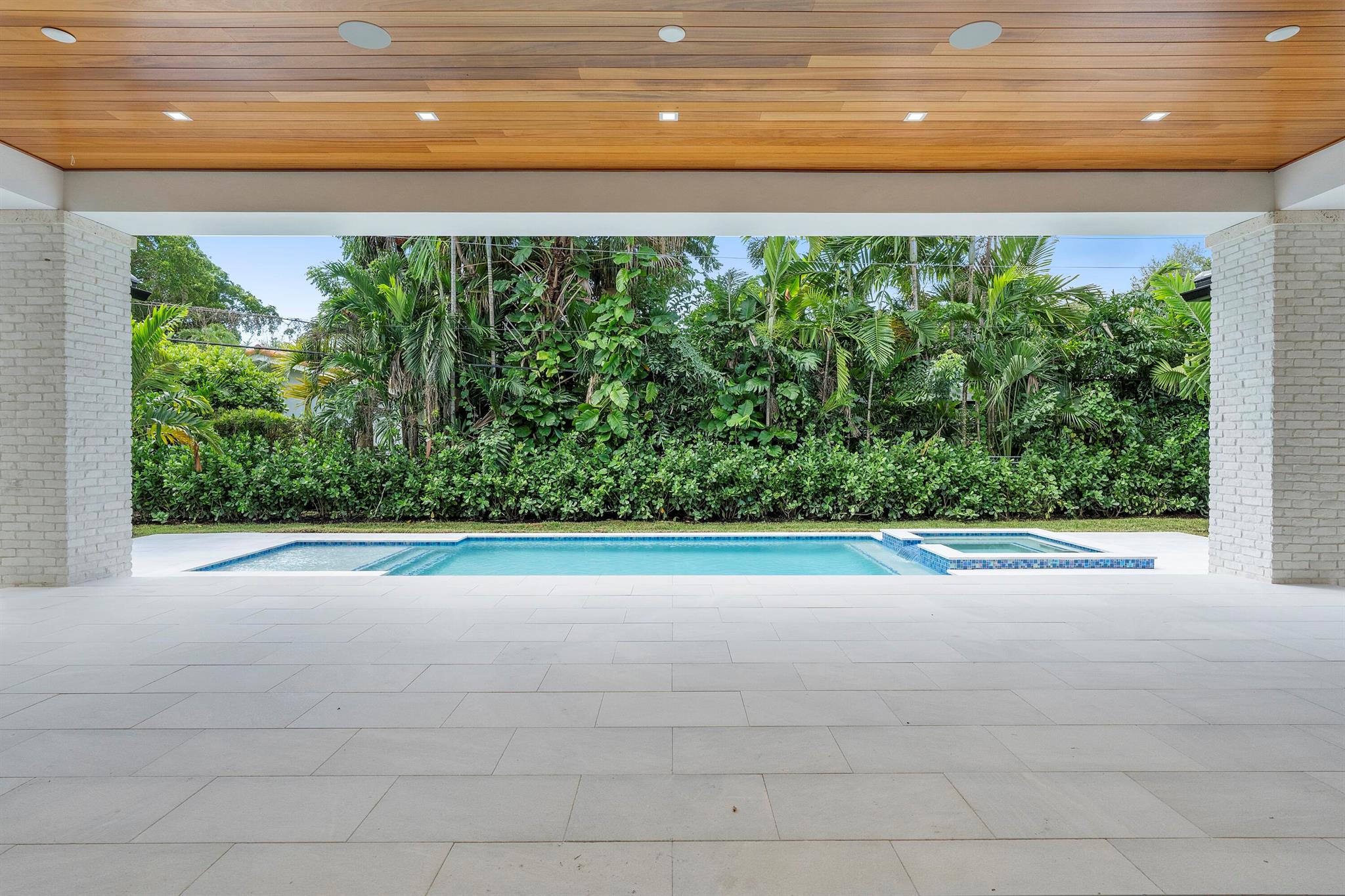 CORAL GABLES RIVIERA SEC - Residential