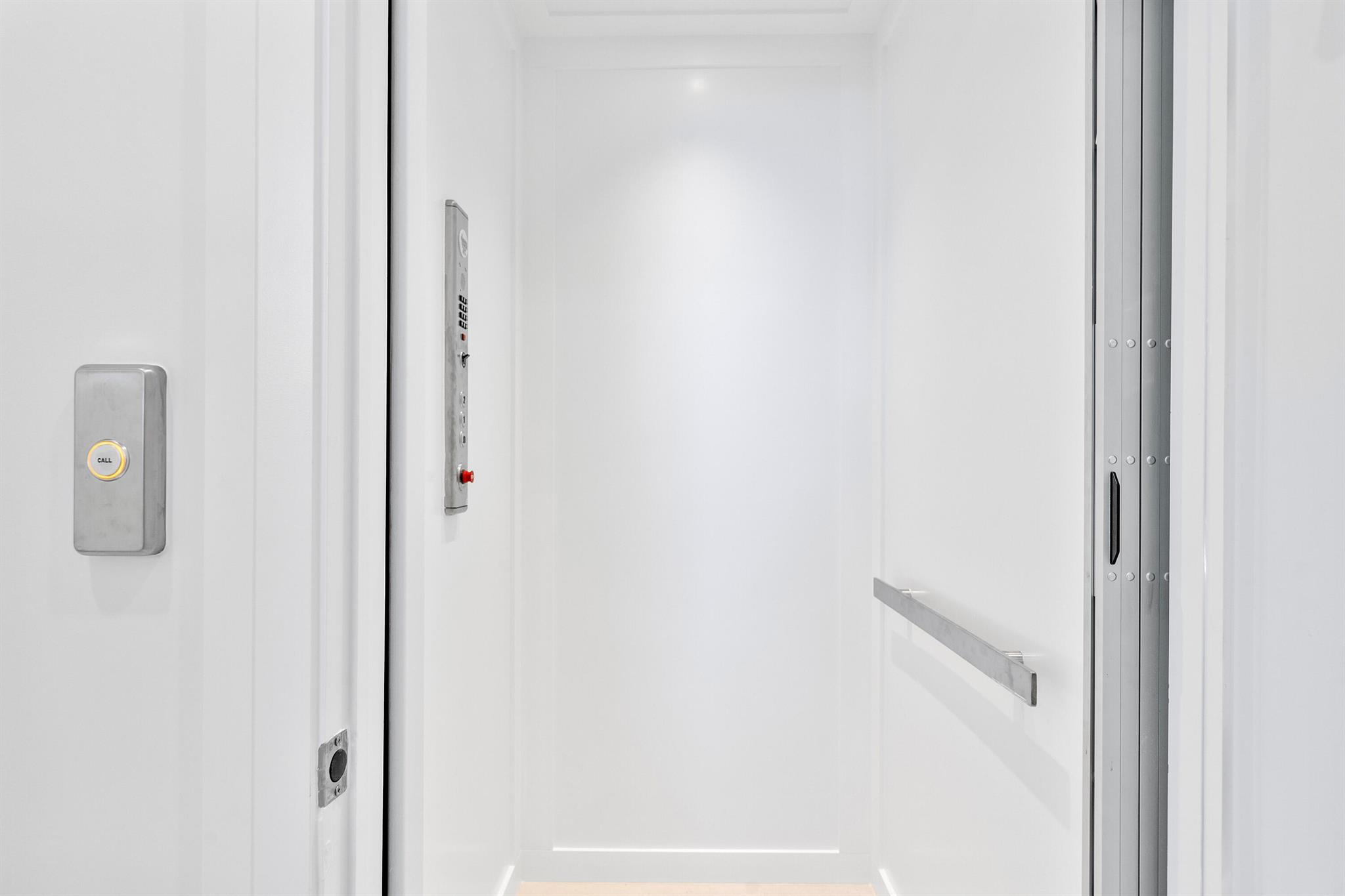 CORAL GABLES RIVIERA SEC - Residential