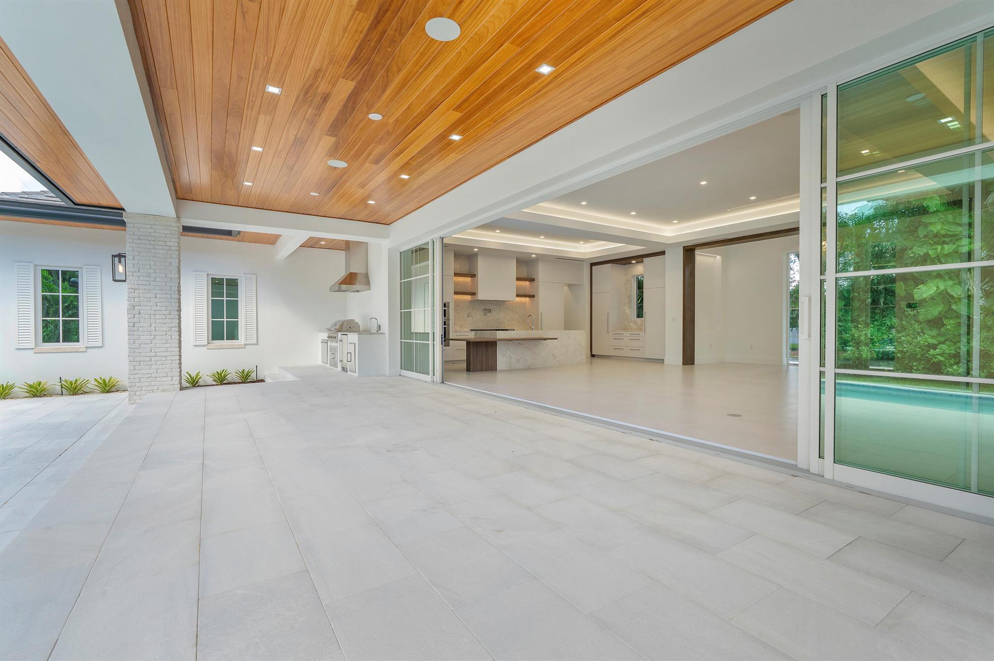 CORAL GABLES RIVIERA SEC - Residential